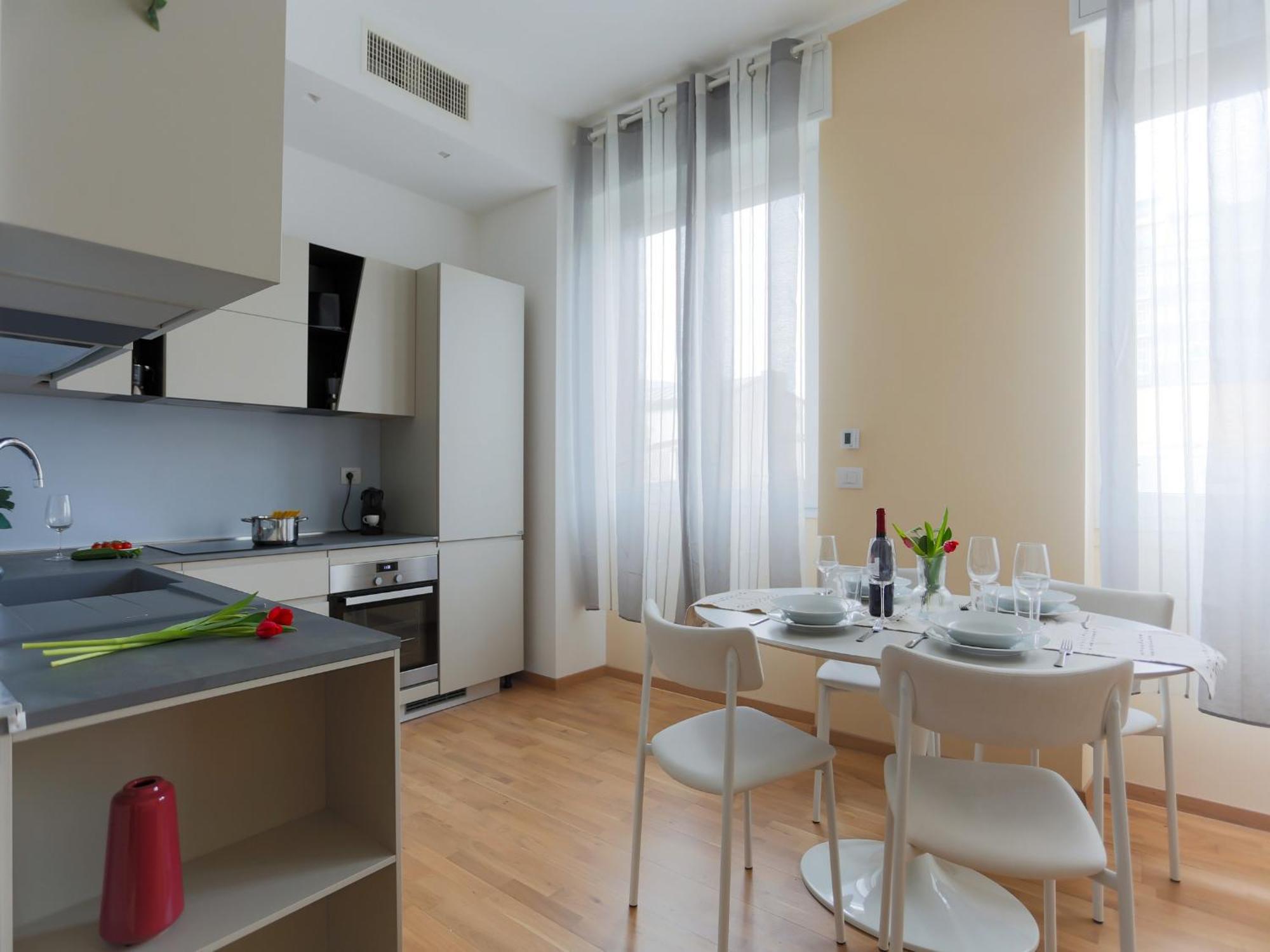 The Best Rent - Bright One-Bedroom Apartment In Corso Vittorio Emanuele II Milan Bagian luar foto