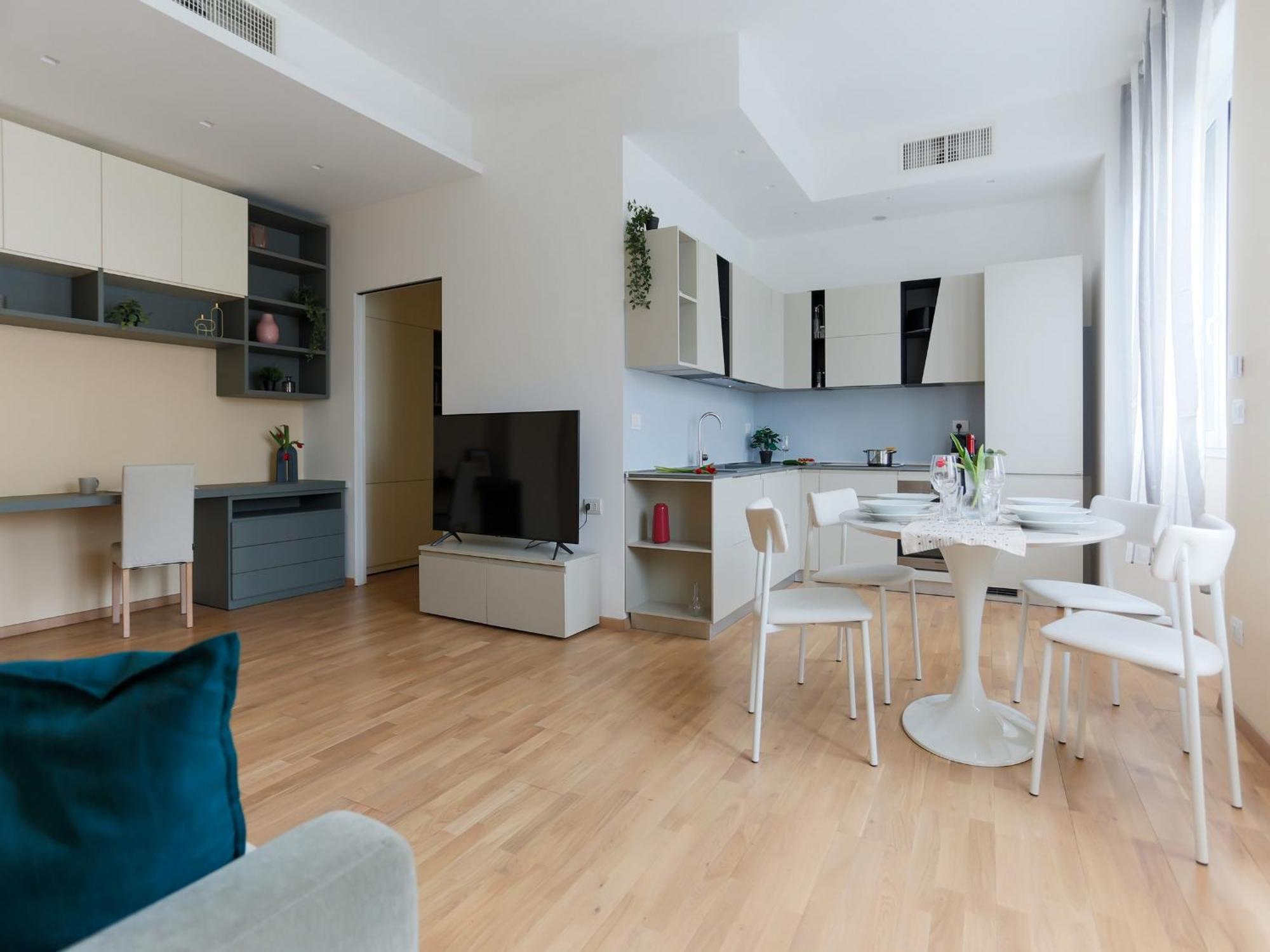 The Best Rent - Bright One-Bedroom Apartment In Corso Vittorio Emanuele II Milan Bagian luar foto