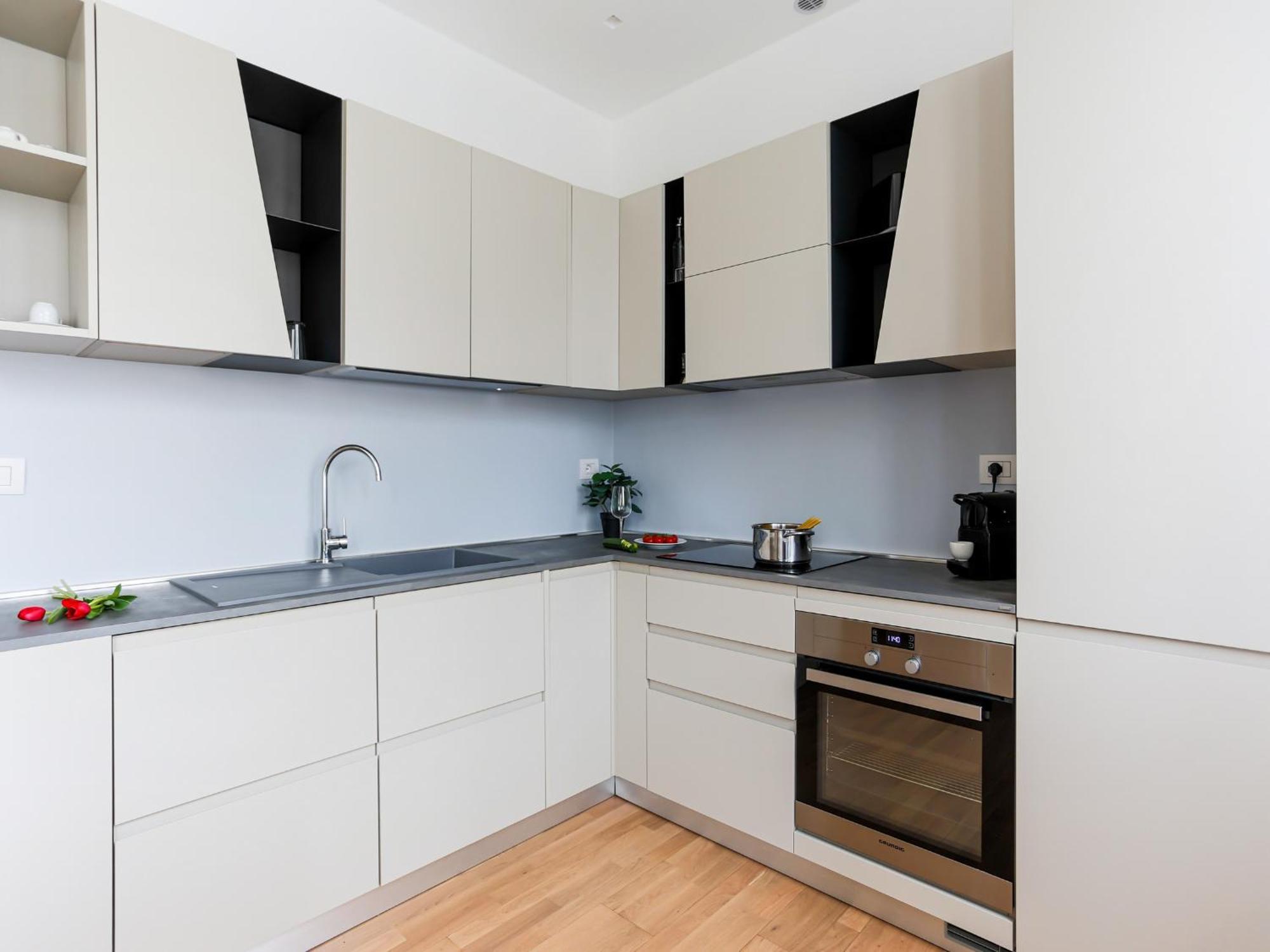 The Best Rent - Bright One-Bedroom Apartment In Corso Vittorio Emanuele II Milan Bagian luar foto