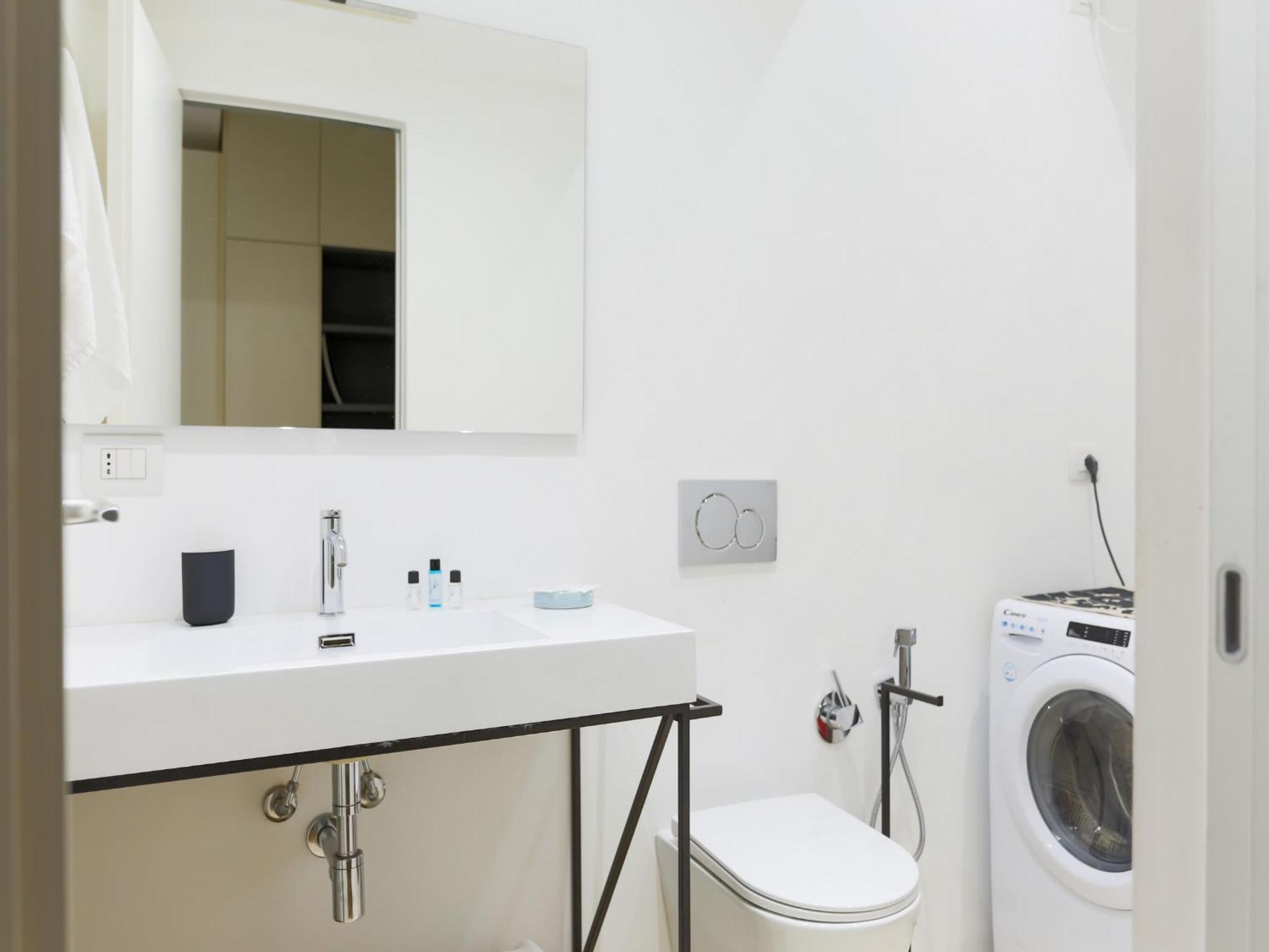 The Best Rent - Bright One-Bedroom Apartment In Corso Vittorio Emanuele II Milan Bagian luar foto