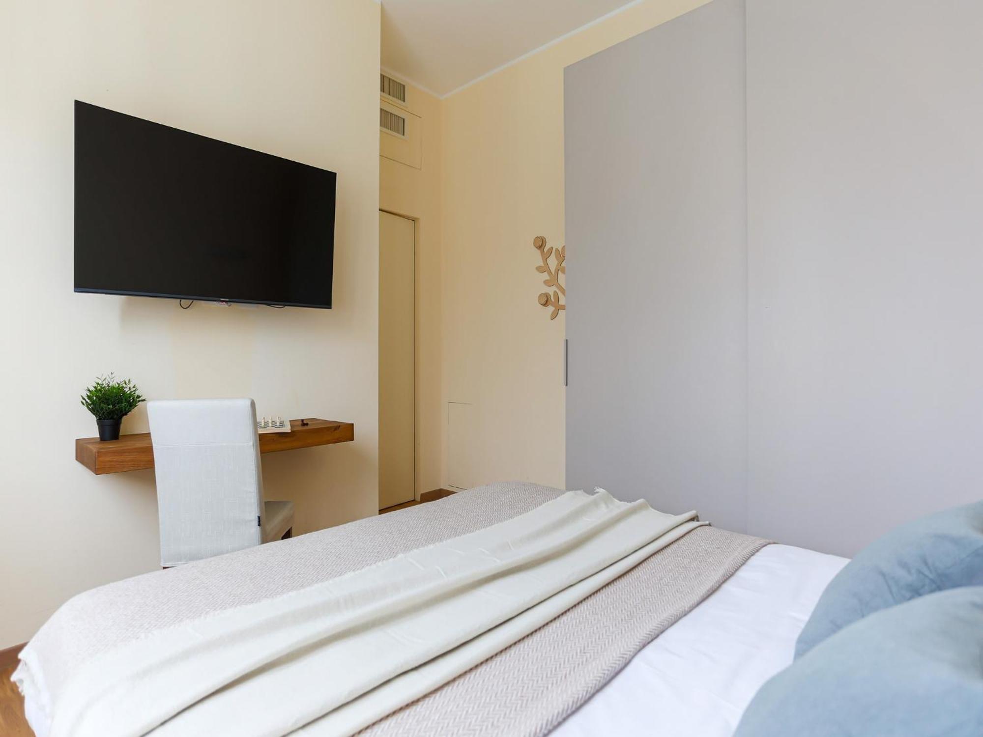 The Best Rent - Bright One-Bedroom Apartment In Corso Vittorio Emanuele II Milan Bagian luar foto